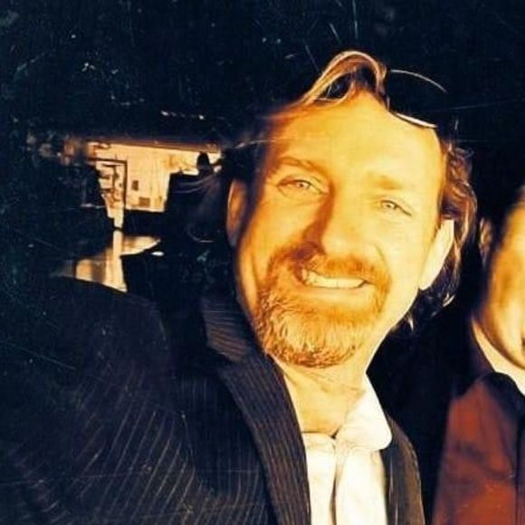 Meet your Posher, Robin - Picture 1 of 1